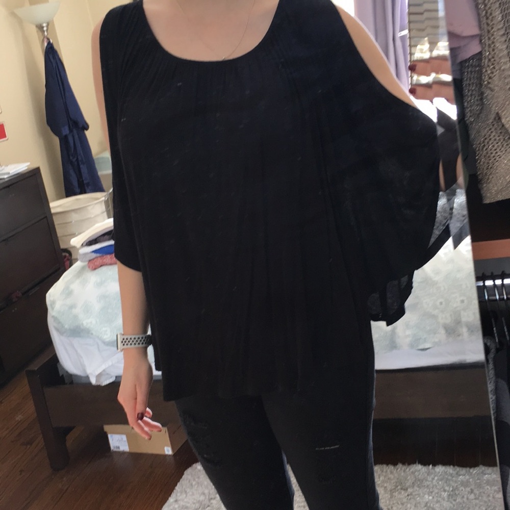 Forever 21 black open shoulder shirt